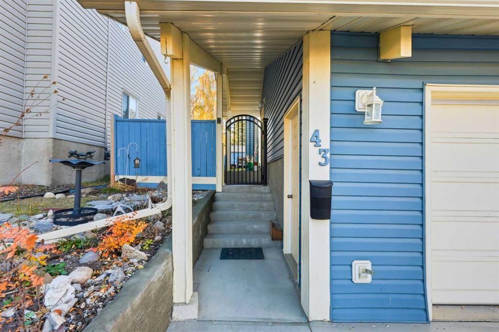 43 Macewan Glen Road NW, Calgary — photo 4 of 34