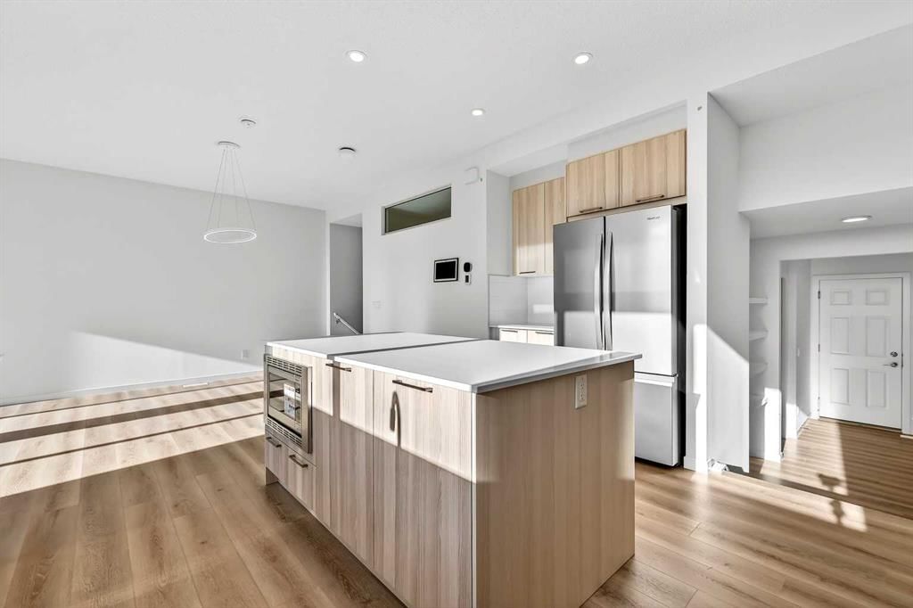 89 Corner Glen Avenue NE, Calgary — photo 3 of 18