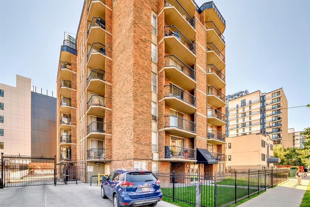 401, 317 14 Avenue SW, Calgary — photo 2 of 26
