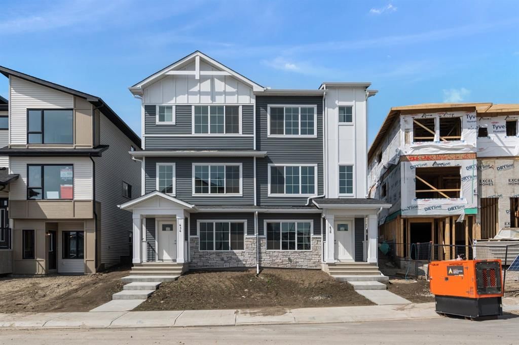 430 Carringvue Grove NW, Calgary — main listing photo