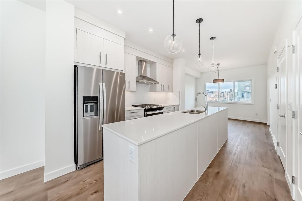 430 Carringvue Grove NW, Calgary — photo 4 of 23