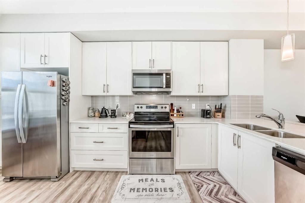 19639 42 Street SE, Calgary — photo 4 of 18