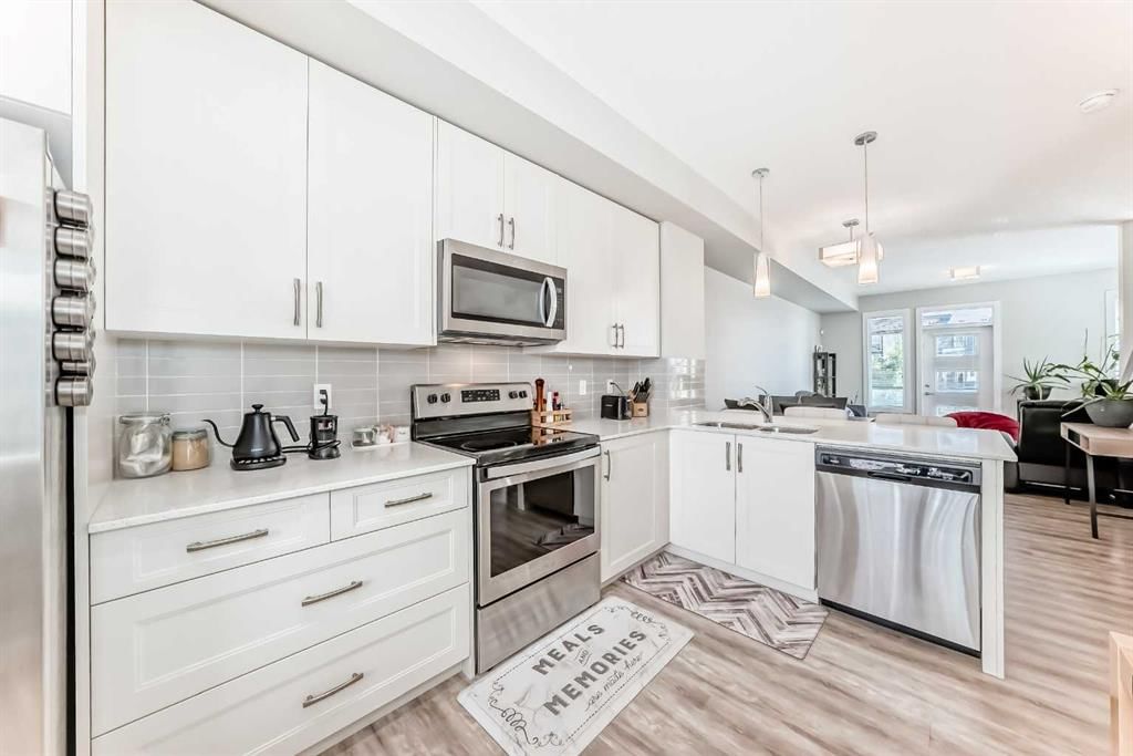 19639 42 Street SE, Calgary — photo 5 of 18