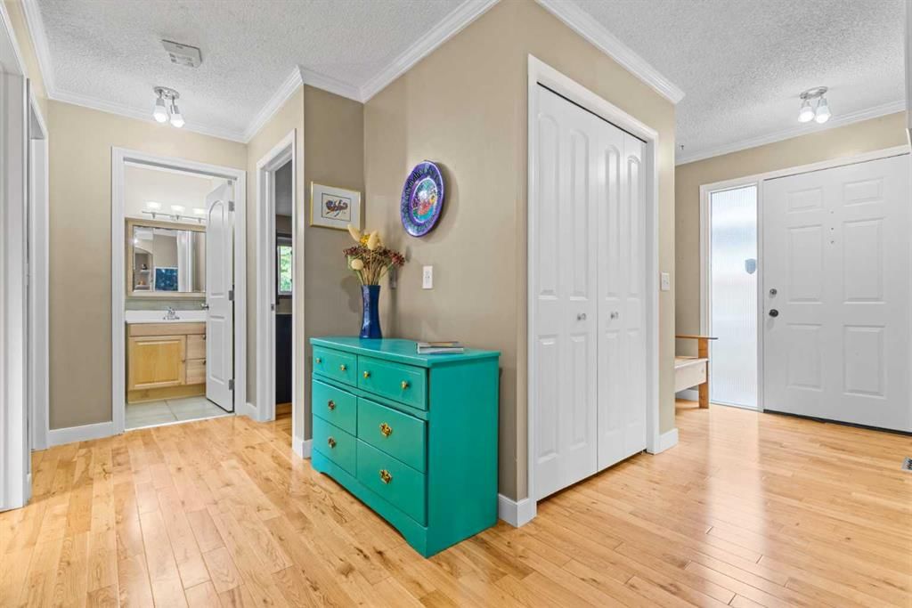 335 Ranch Estates Place NW, Calgary — photo 3 of 34