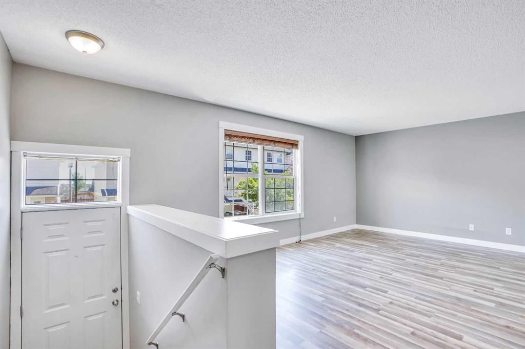 91 Prestwick Acres Lane SE, Calgary — photo 4 of 50