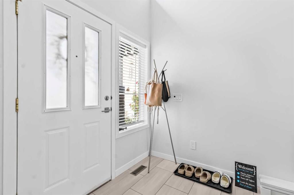 295 Coventry Road NE, Calgary — photo 3 of 37
