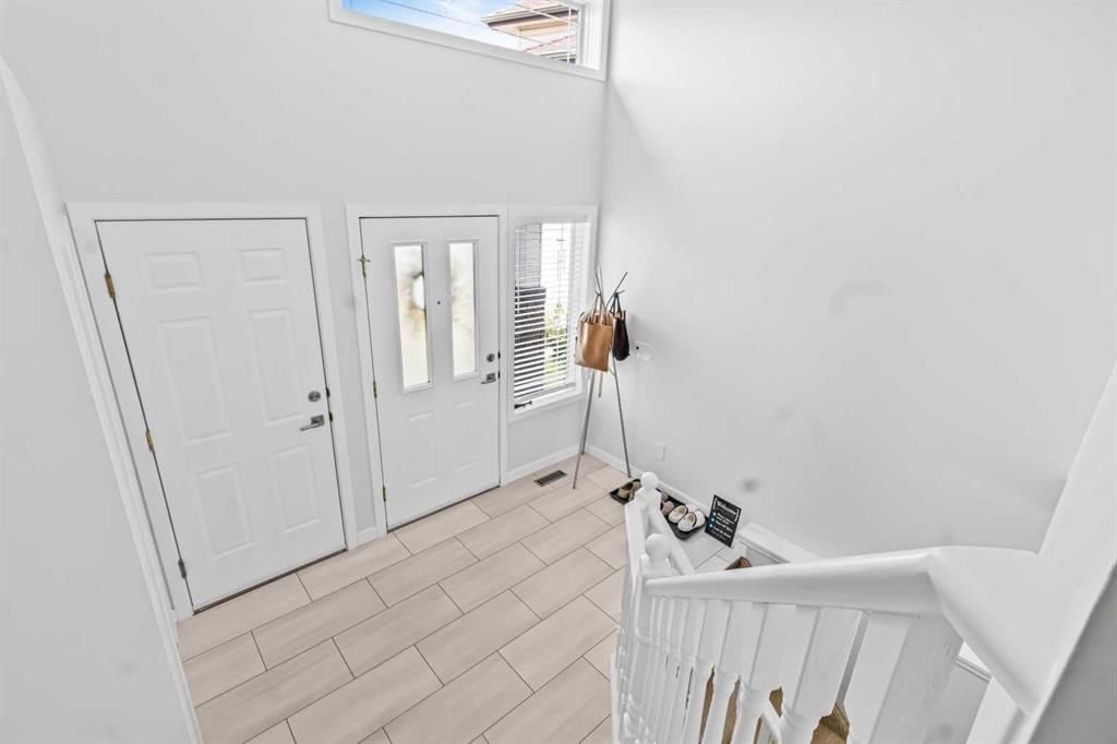 295 Coventry Road NE, Calgary — photo 4 of 37