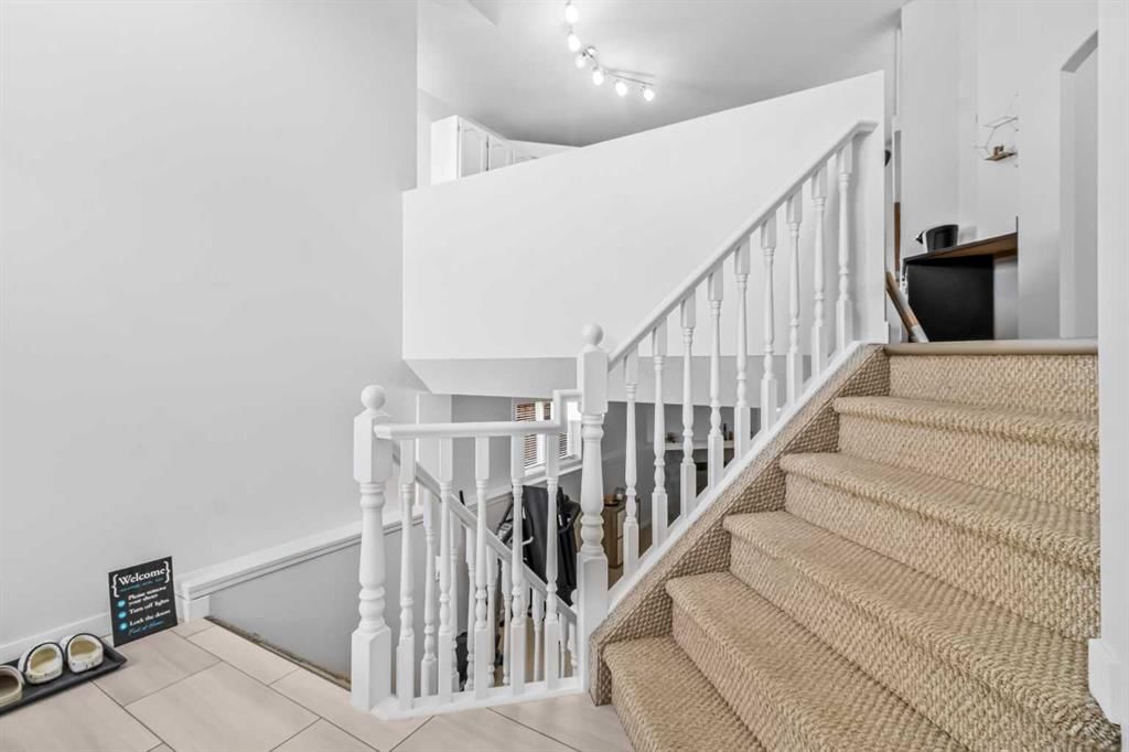 295 Coventry Road NE, Calgary — photo 5 of 37