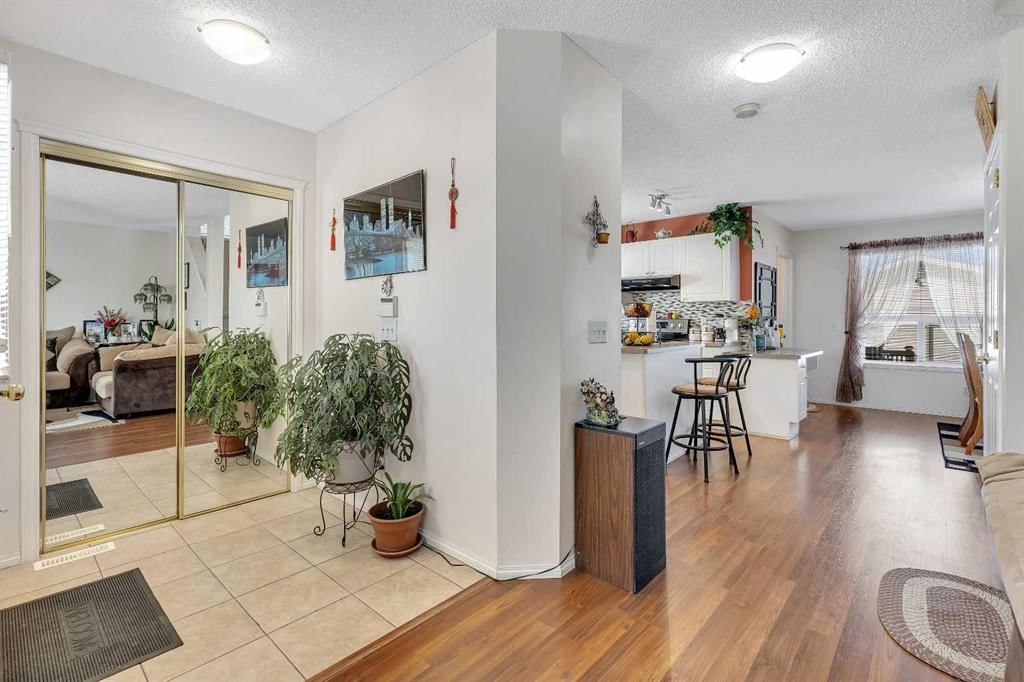 31 Tarington Way NE, Calgary — photo 2 of 35