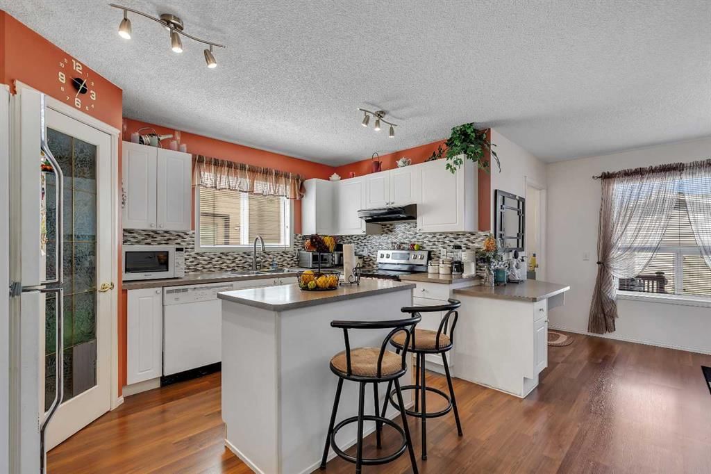 31 Tarington Way NE, Calgary — photo 5 of 35