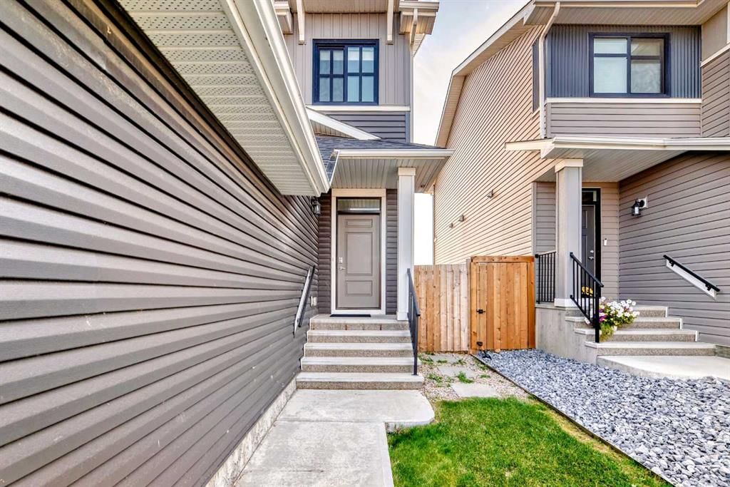 804 Seton Circle SE, Calgary — photo 3 of 50