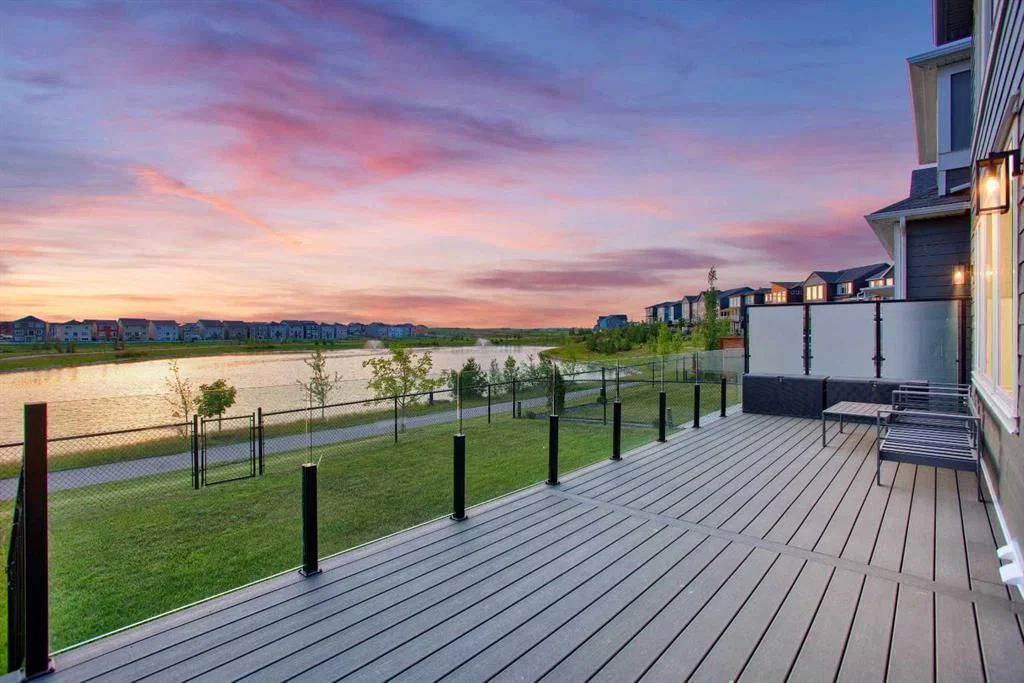 21 Lucas Cove NW, Calgary — photo 2 of 50