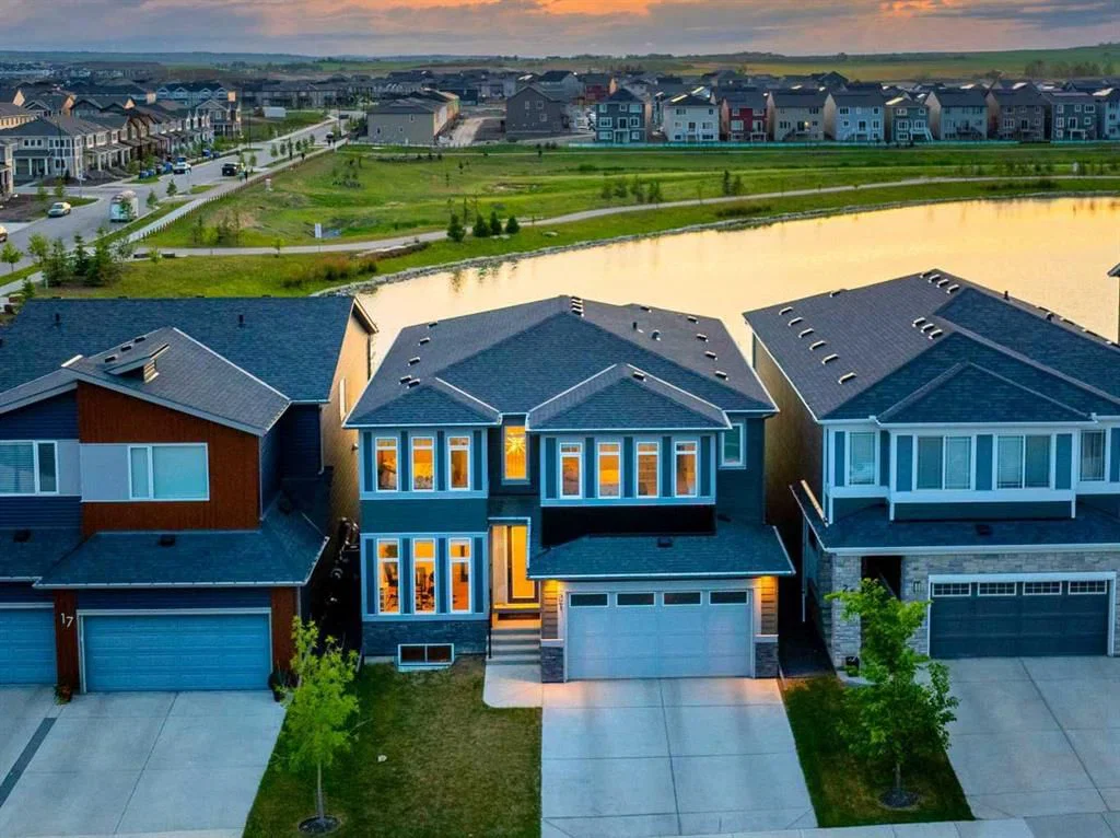 21 Lucas Cove NW, Calgary — photo 3 of 50