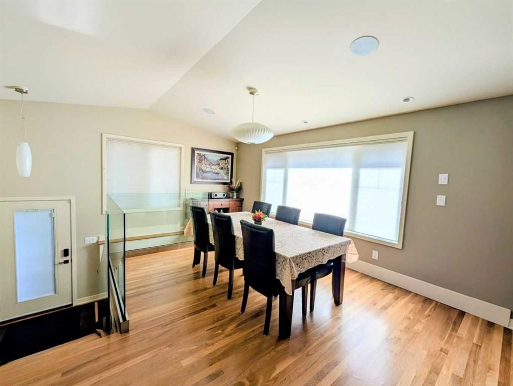 633 23 Avenue NE, Calgary — photo 5 of 30