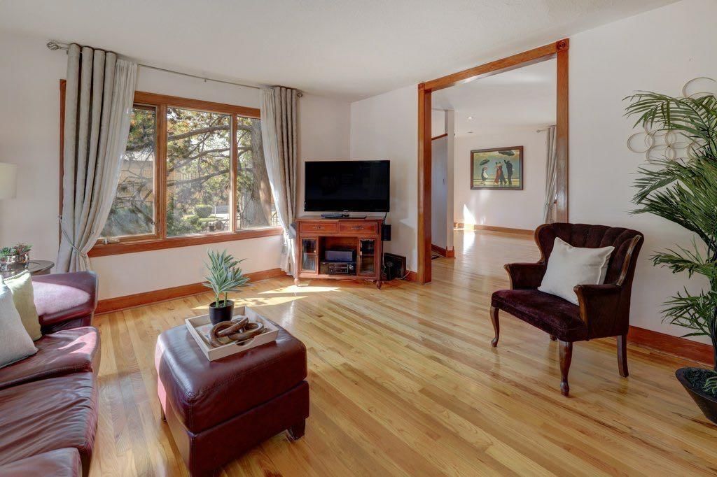 226 8A Street NE, Calgary — main listing photo