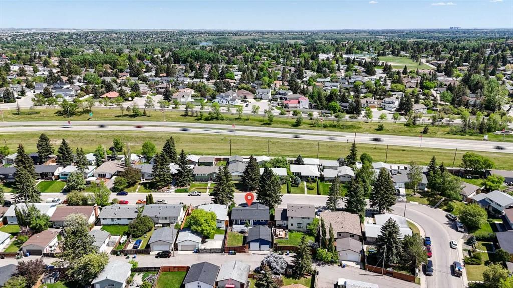 1344 Lake Michigan Crescent SE, Calgary — photo 5 of 48