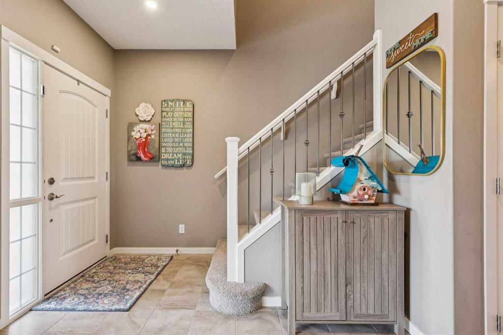 114 Nolan Hill Drive NW, Calgary — photo 4 of 40