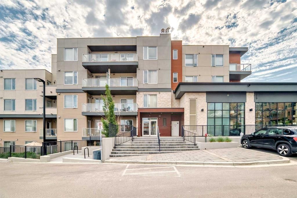 209, 30 Shawnee Common SW, Calgary — photo 2 of 50