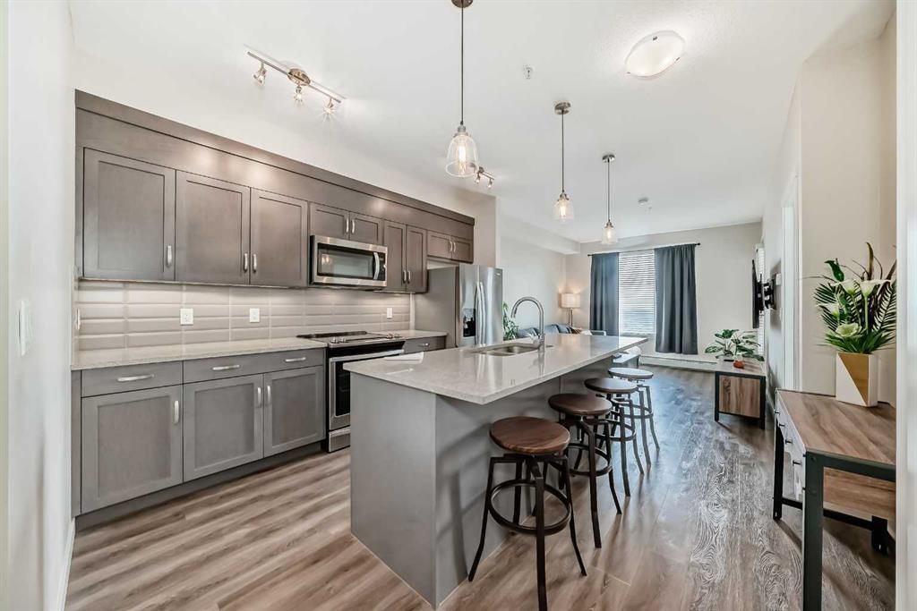 209, 30 Shawnee Common SW, Calgary — photo 4 of 50