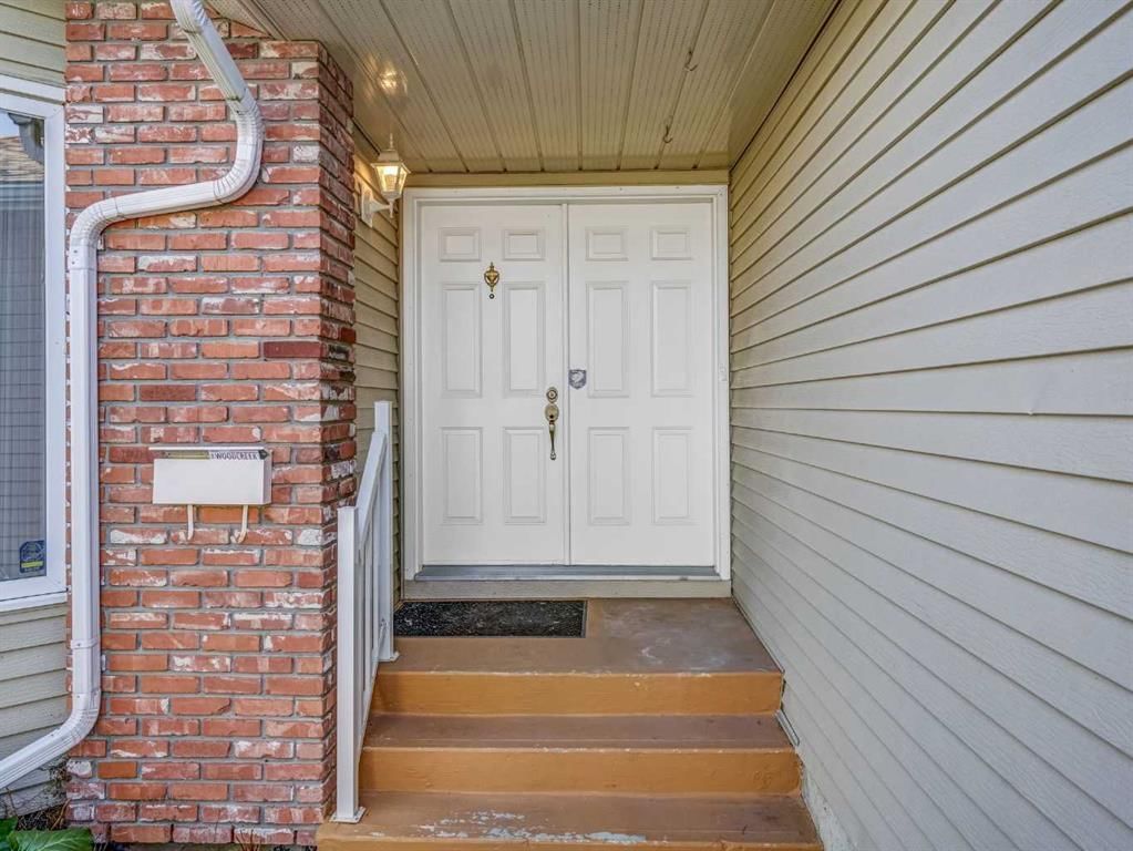 76 Wood Valley Rise SW, Calgary — photo 4 of 41