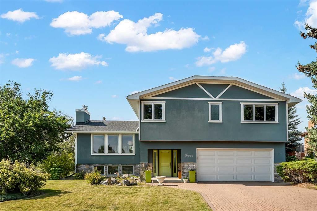 5444 Varsity Drive NW, Calgary — main listing photo