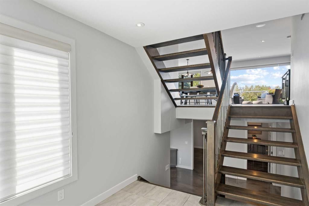 5444 Varsity Drive NW, Calgary — photo 5 of 50