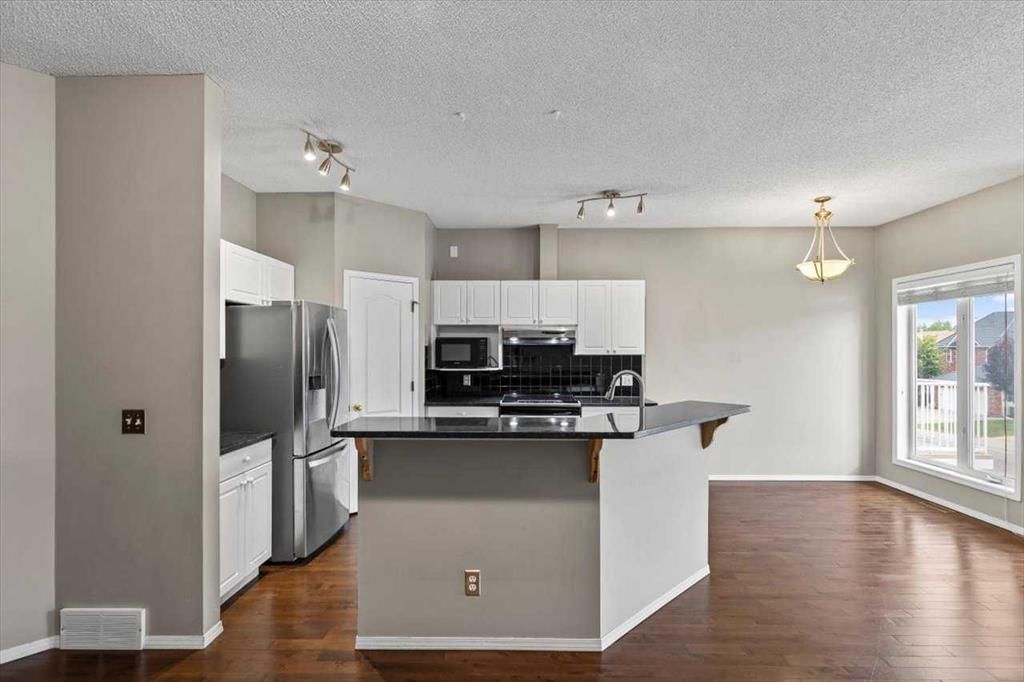 39 Hamptons Link NW, Calgary — photo 4 of 45