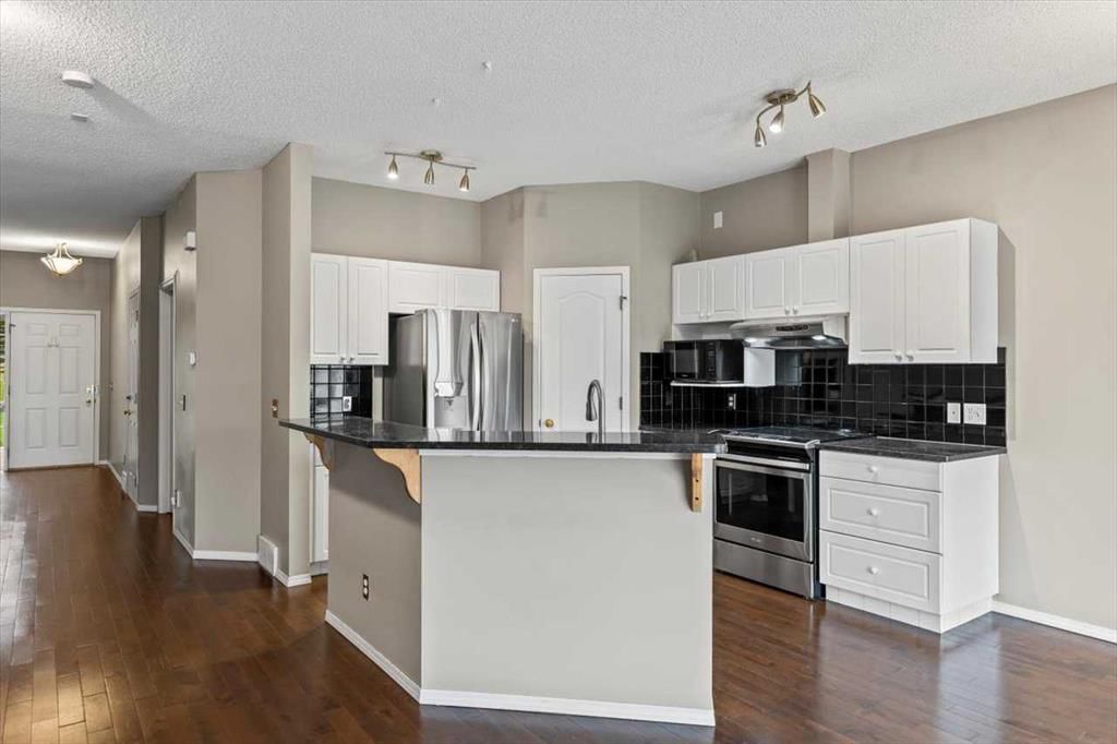 39 Hamptons Link NW, Calgary — photo 5 of 45