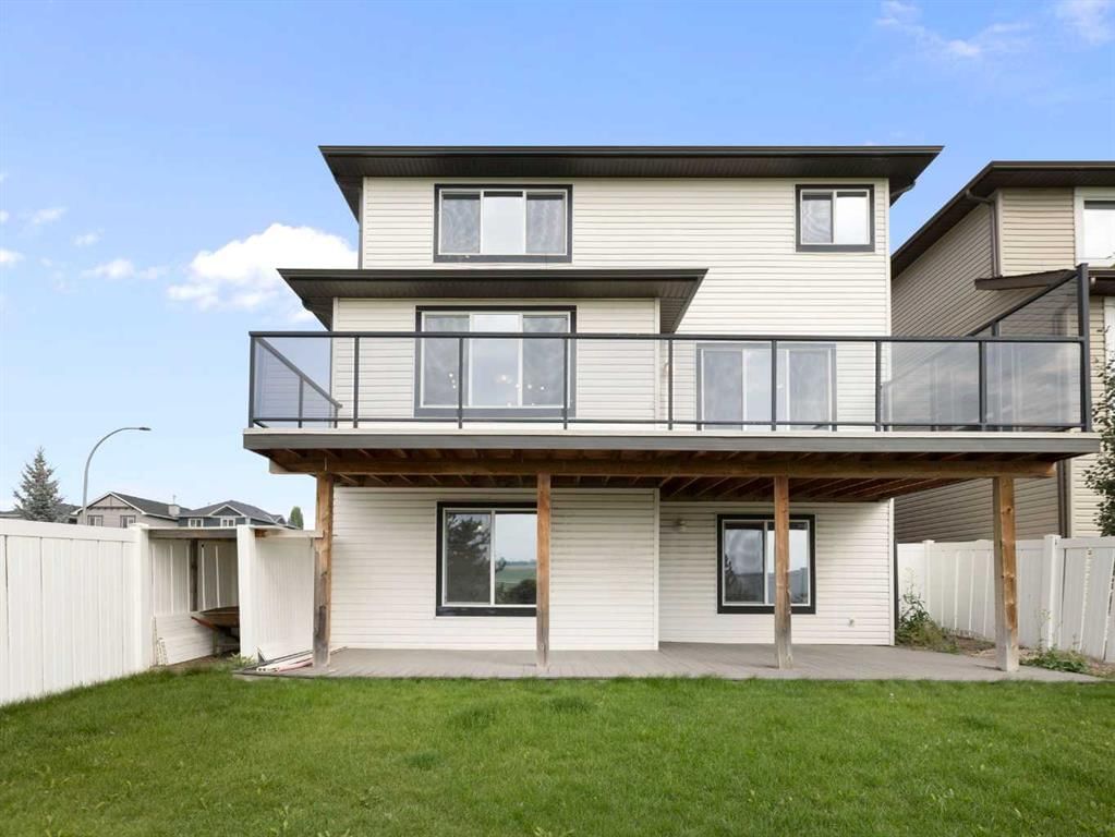 5 Bridlecrest Street SW, Calgary — photo 2 of 43