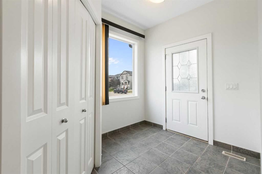 5 Bridlecrest Street SW, Calgary — photo 3 of 43