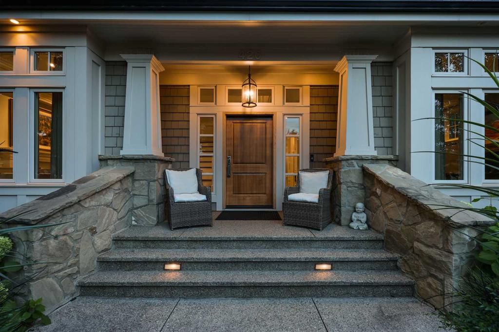 420 49 Avenue SW, Calgary — photo 2 of 50