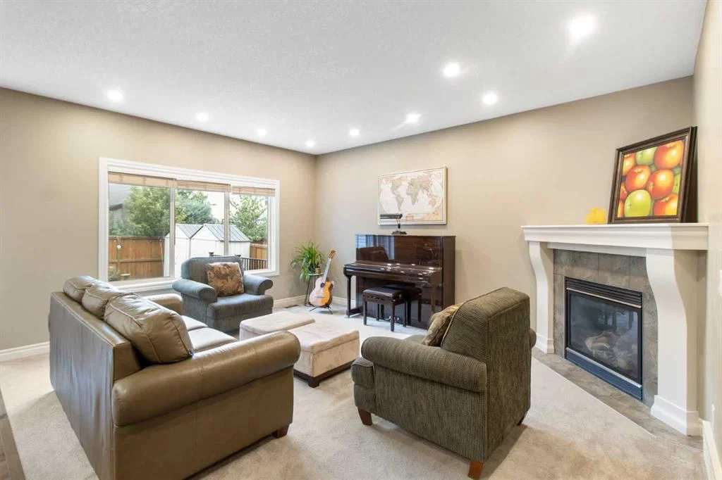 161 Bridlerange Circle SW, Calgary — photo 3 of 49