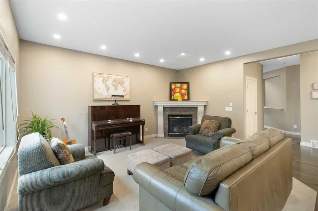 161 Bridlerange Circle SW, Calgary — photo 4 of 49