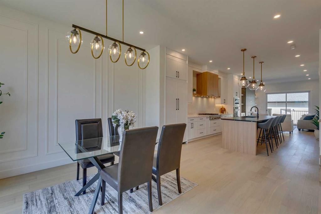 2410 29 Avenue SW, Calgary — photo 4 of 47