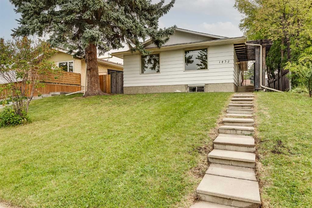 1432 43 Street NE, Calgary — photo 3 of 29