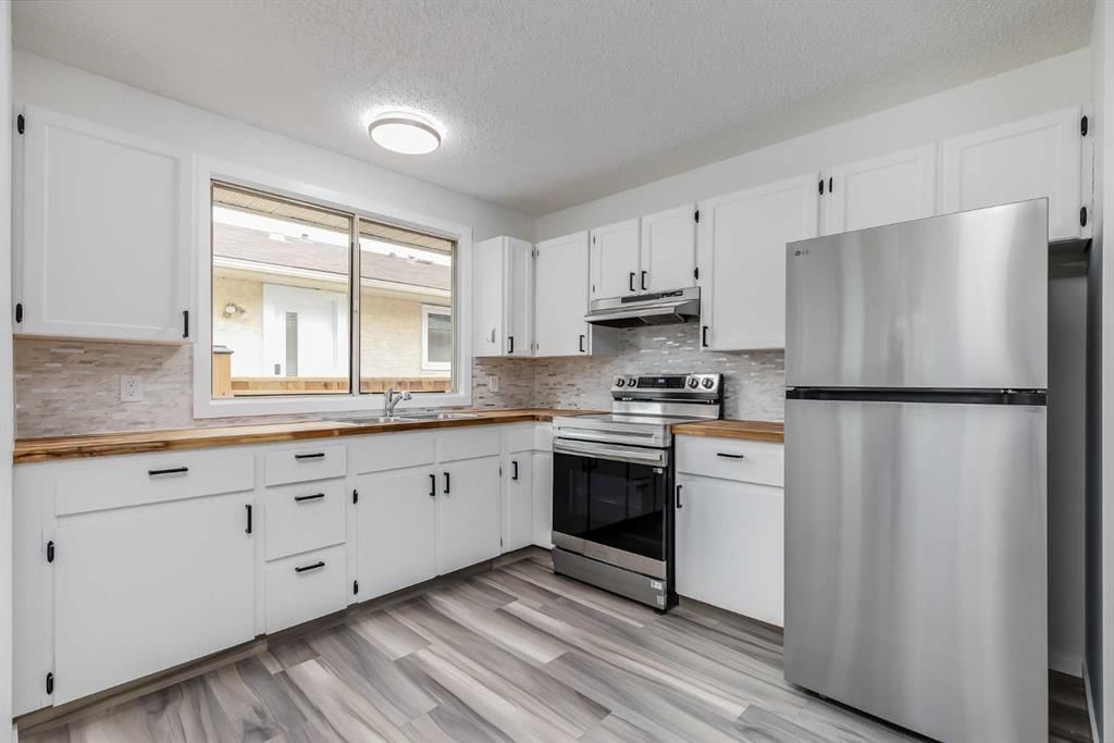 1432 43 Street NE, Calgary — photo 4 of 29