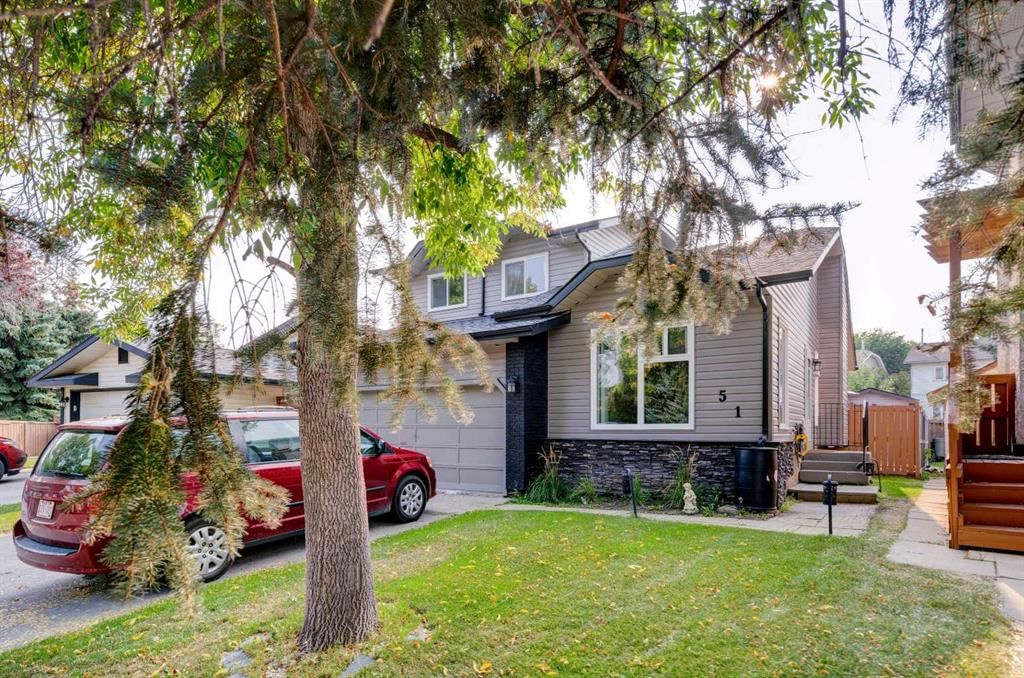 51 Mckinley Place SE, Calgary — photo 3 of 43