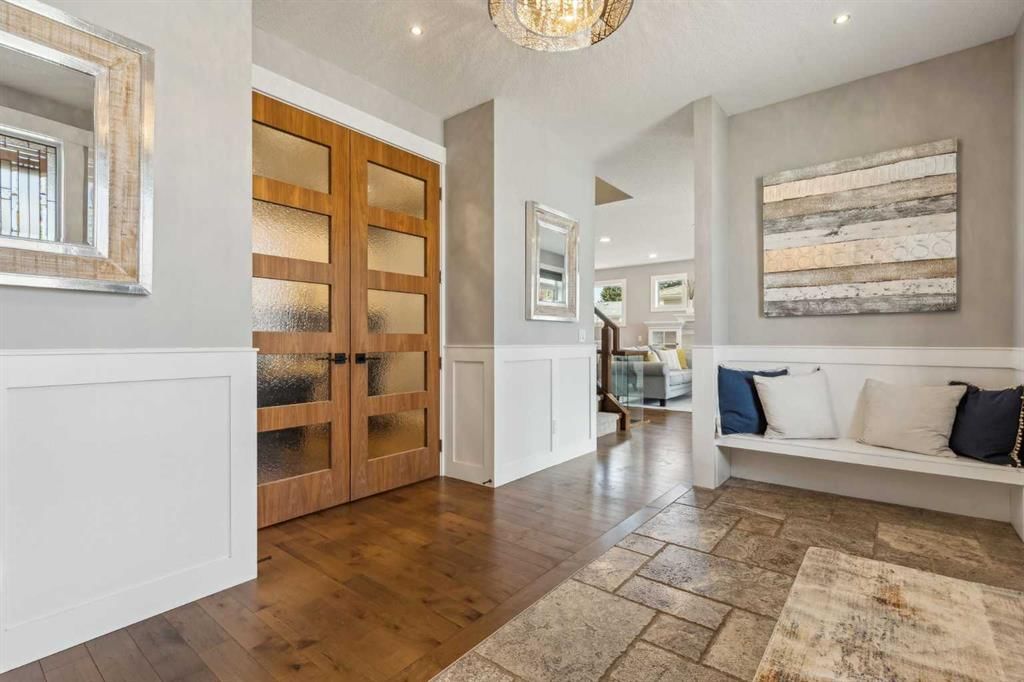 10 Glenmount Crescent SW, Calgary — photo 4 of 50