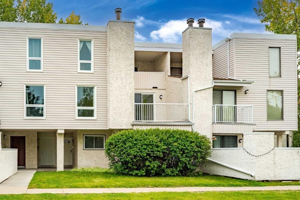 1310, 3500 Varsity Drive NW, Calgary — photo 2 of 29