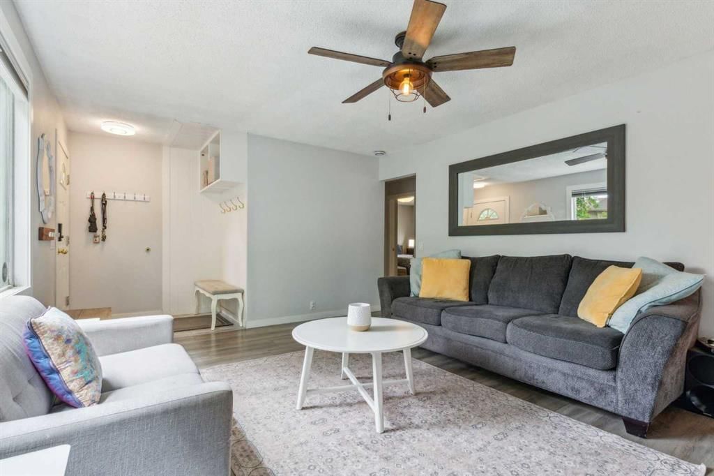 732 Whitemont Drive NE, Calgary — photo 5 of 31