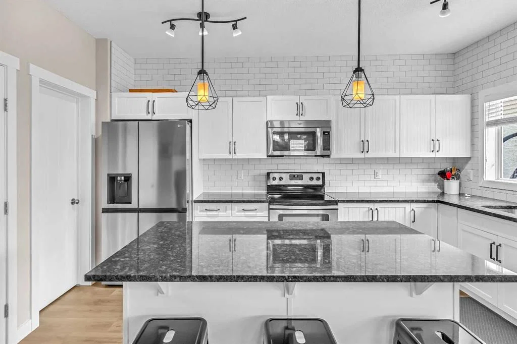13 Marquis Link SE, Calgary — photo 5 of 43