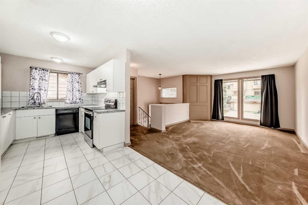 246 Berwick Drive NW, Calgary — photo 4 of 50