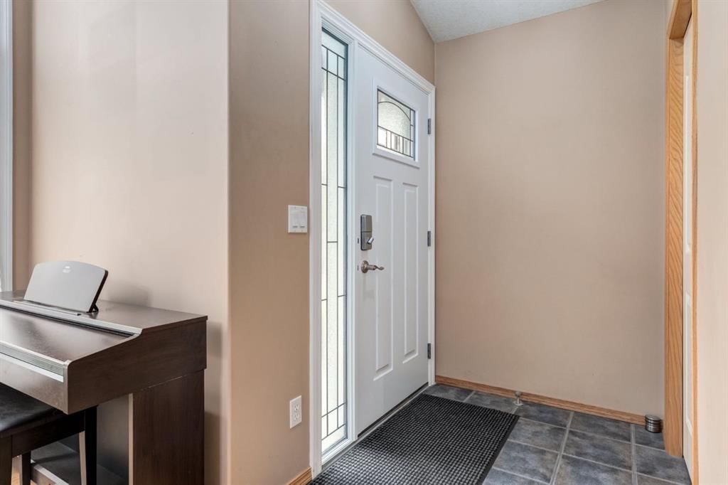 189 Cramond Circle SE, Calgary — photo 3 of 31
