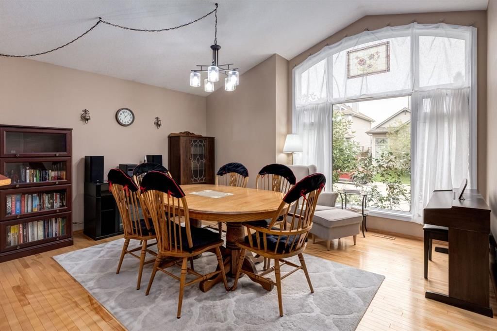 189 Cramond Circle SE, Calgary — photo 4 of 31