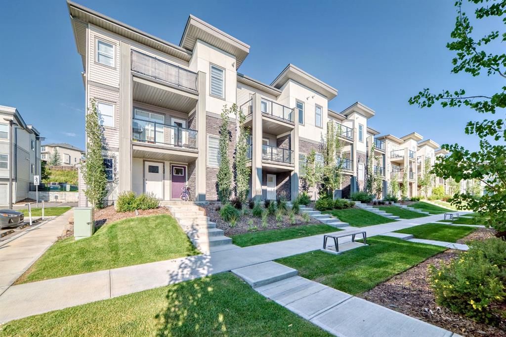 124 Spring Creek Common SW, Calgary — photo 3 of 35