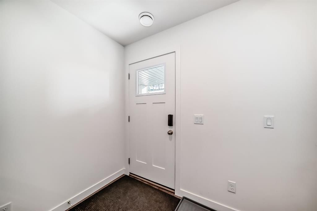 124 Spring Creek Common SW, Calgary — photo 5 of 35