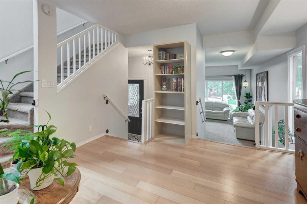 3115 43 Street SW, Calgary — photo 4 of 33