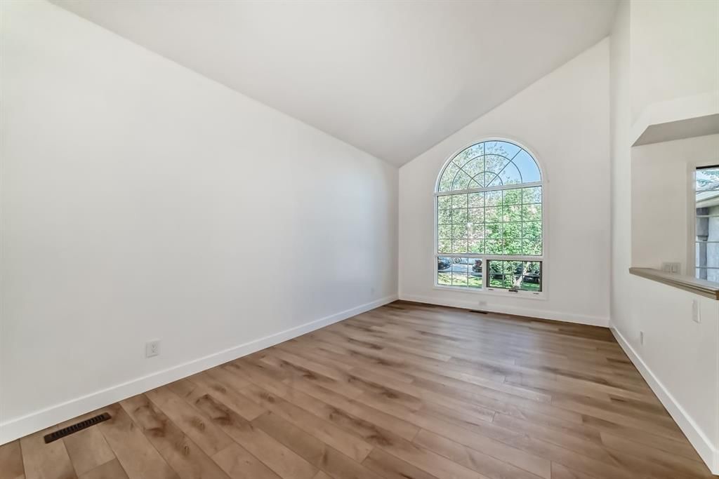 118 Signature Close SW, Calgary — photo 5 of 50