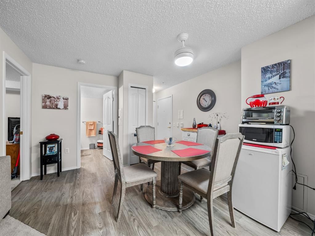 3119 Millrise Point SW, Calgary — photo 2 of 22