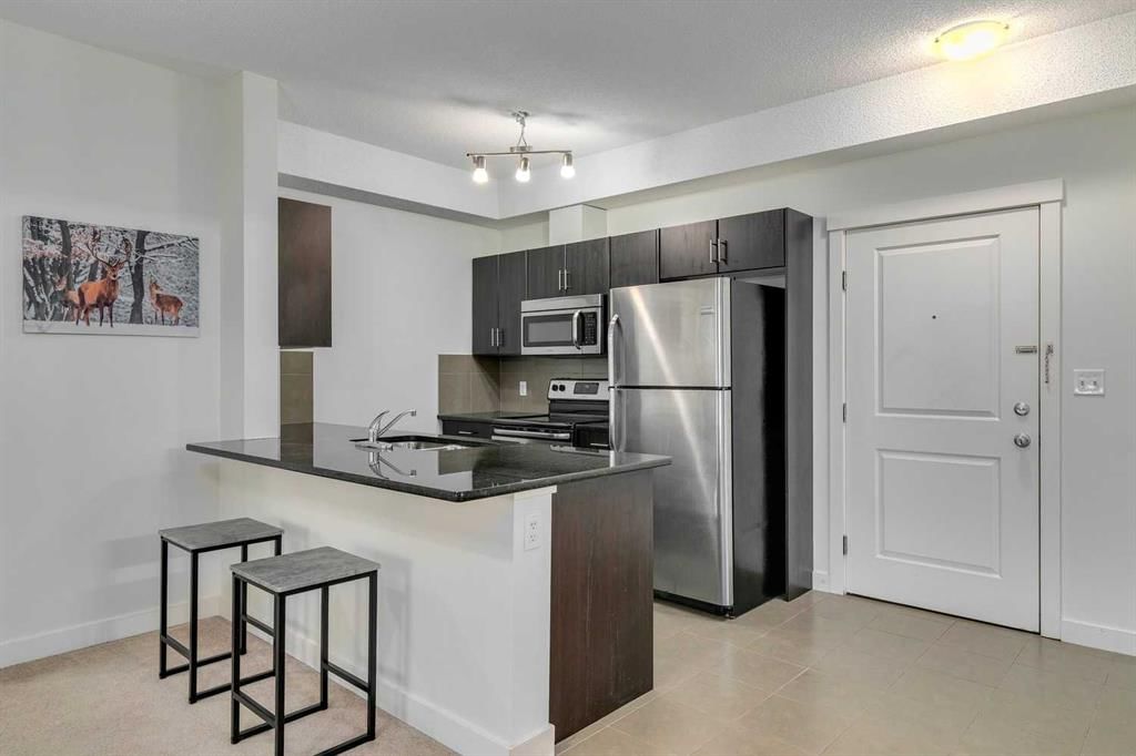 305, 3950 46 Avenue NW, Calgary — photo 3 of 20